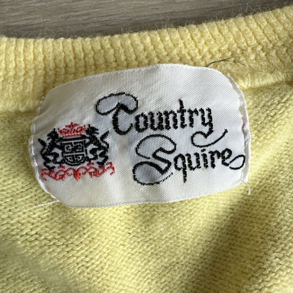 Vintage Country Squire Soft Acrylic Chihuahua Beer Yellow V Neck Sweater Size XL - Picture 3 of 11